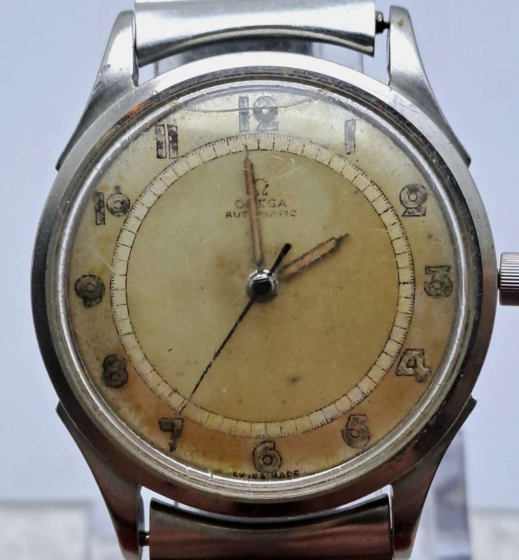 Vintage 1940`s Omega Bumper Automatic Mens watch-17 Jewels -WORKING but needs Restoration