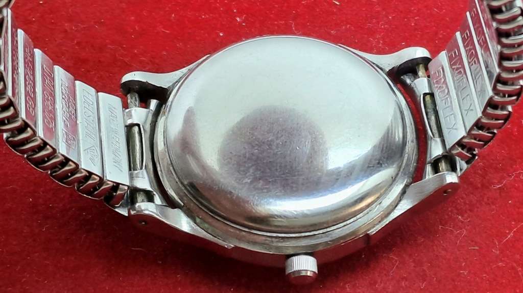 Vintage 1940`s Omega Bumper Automatic Mens watch-17 Jewels -WORKING but needs Restoration