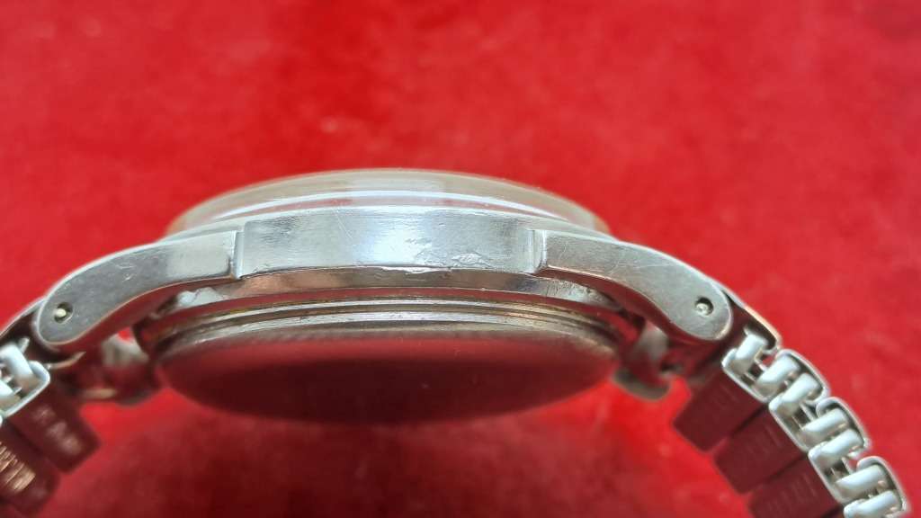 Vintage 1940`s Omega Bumper Automatic Mens watch-17 Jewels -WORKING but needs Restoration