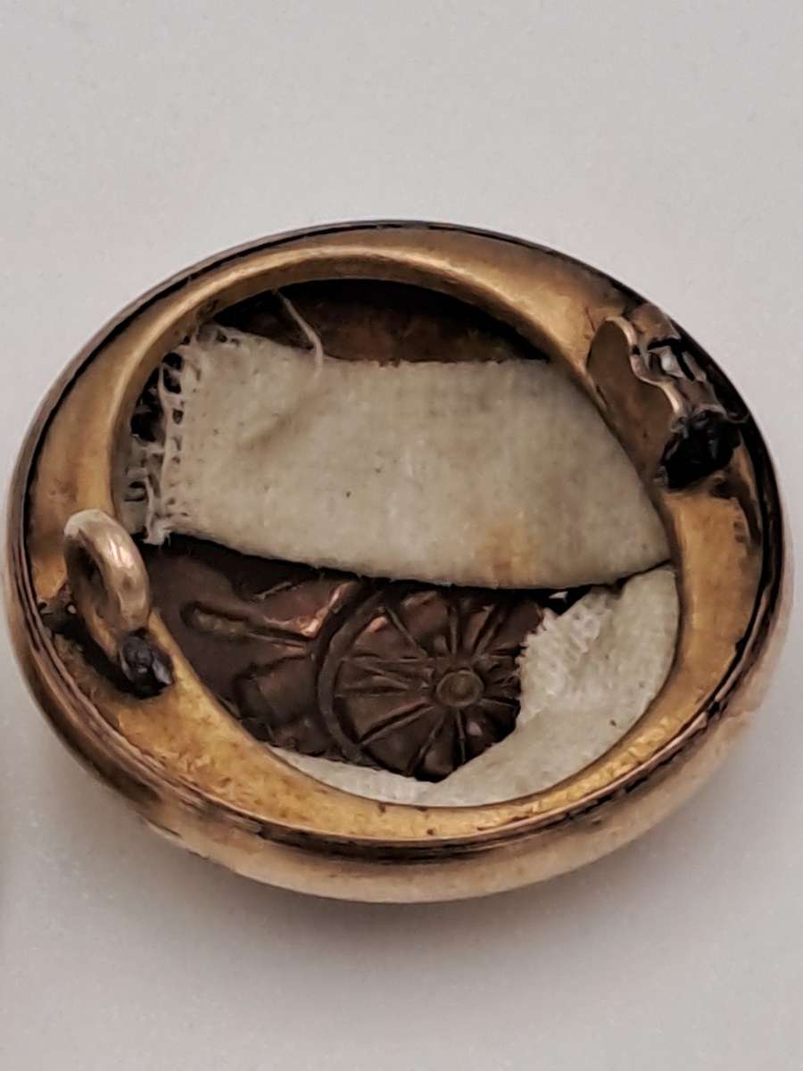 2 Original WW1 Royal Artillery Regiment Tunic Buttons- 26mm-one is missing the pin