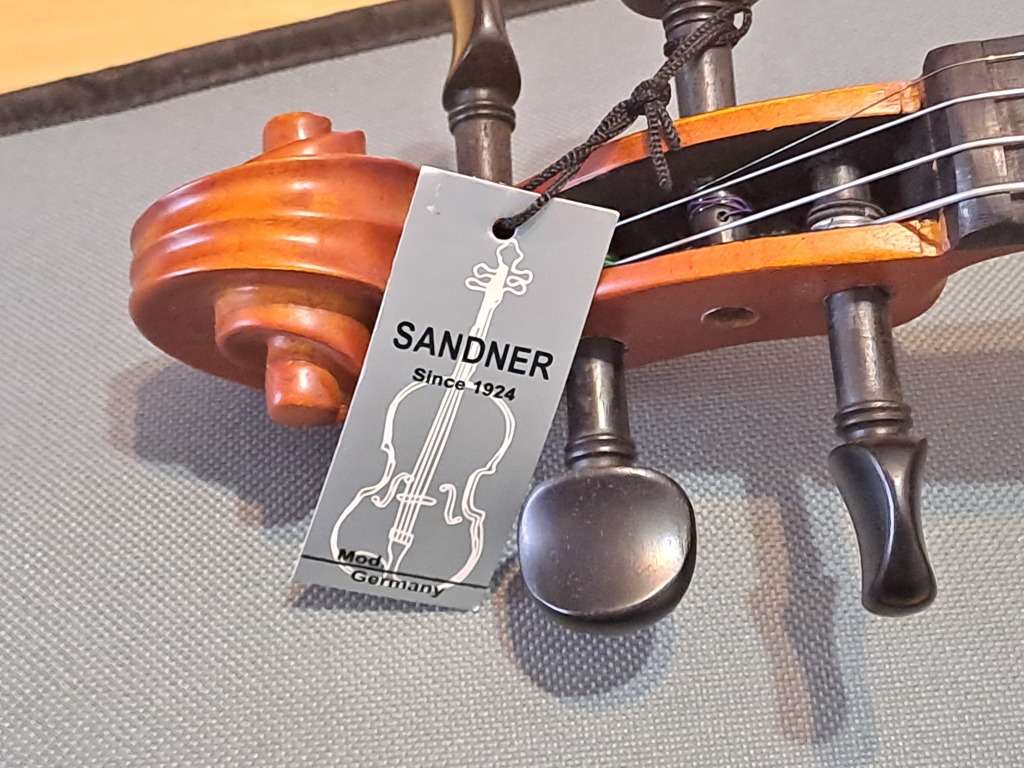 Sandner SV-2 4/4 full size violin in case - made in Germany