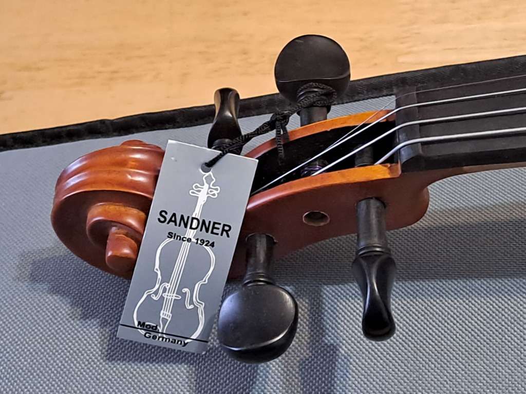 Sandner SV-2 4/4 full size violin in case - made in Germany