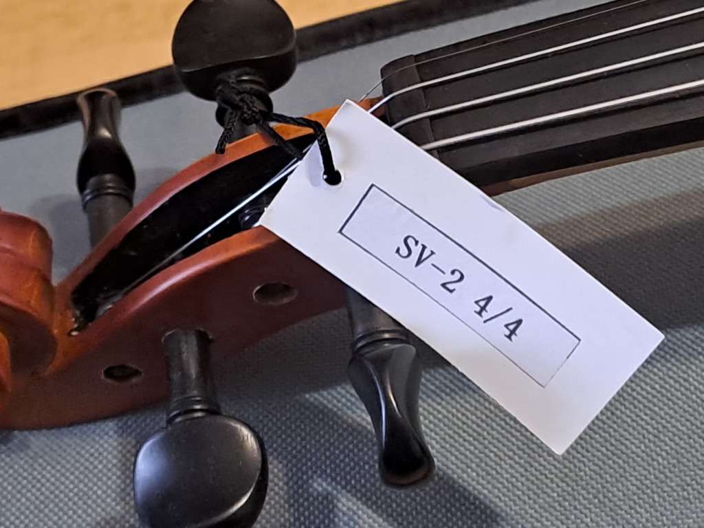 Sandner SV-2 4/4 full size violin in case - made in Germany