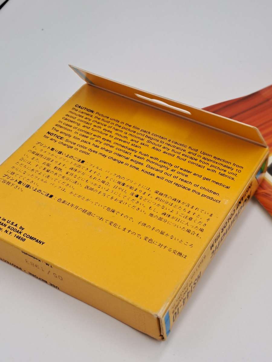 1980`s Kodamatic 960 Instant Camera with Manual and expired Filmpack (Display Piece not working)