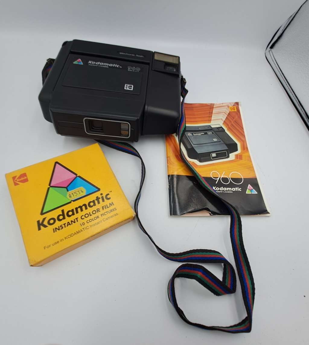 1980`s Kodamatic 960 Instant Camera with Manual and expired Filmpack (Display Piece not working)