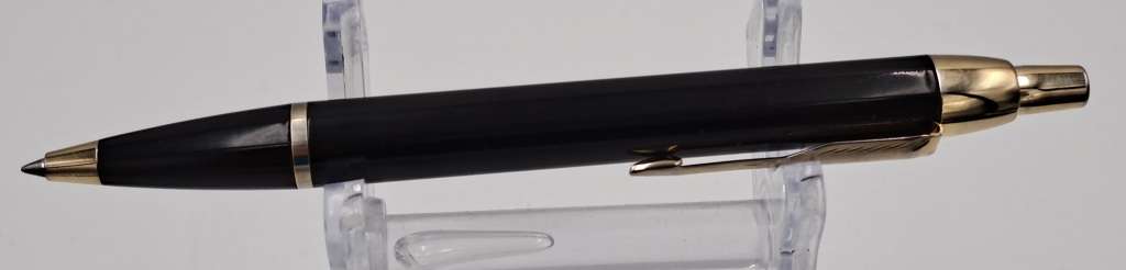 Vintage Black and Gold Parker Ballpoint Pen - Ink still Ok
