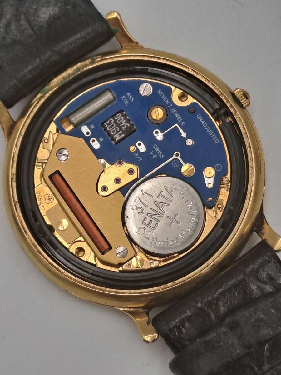 Pre-Owned  Swiss Raymond Weil Geneve 18ct Gold Electroplated Quartz watch- Working