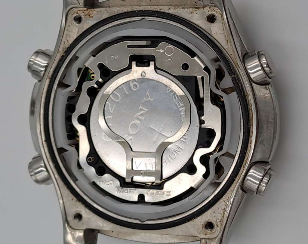 Vintage  Pre-Owned Casio Analog Digital Marine Gear AMW-710 Mens Watch -Working