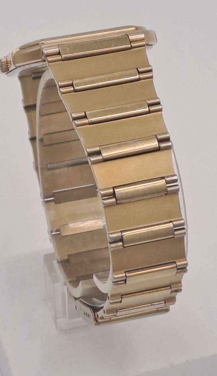 Vintage Mens Swiss Tissot Seastar FTB 356 Quartz Gold Tone watch Sapphire Glass.