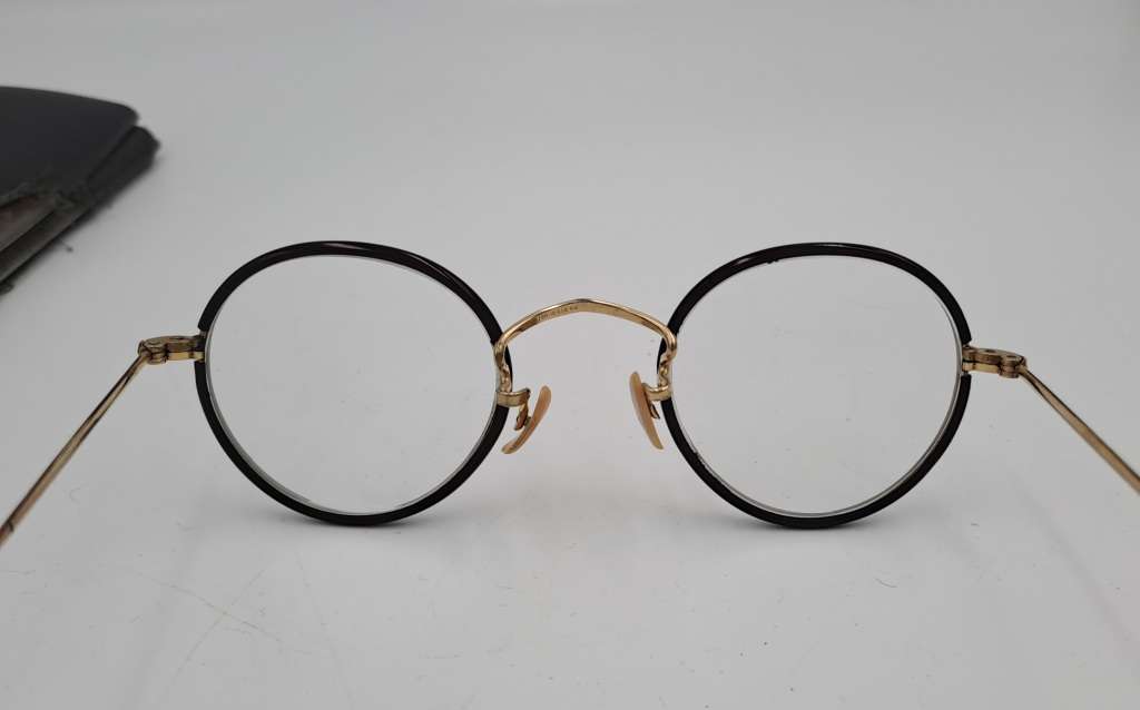 Vintage Multifocal reading Glasses - in Case (see condition of the case)