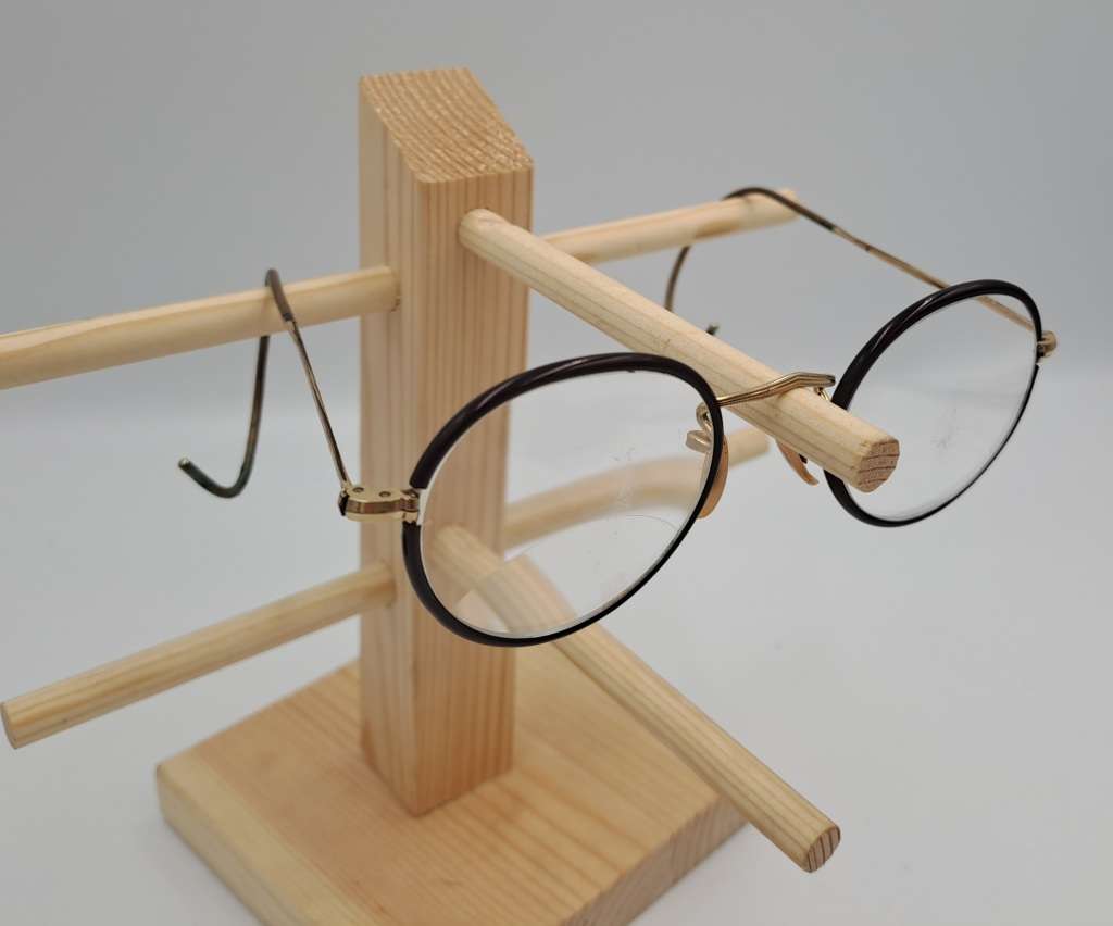 Vintage Multifocal reading Glasses - in Case (see condition of the case)