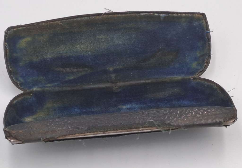 Vintage Multifocal reading Glasses - in Case (see condition of the case)