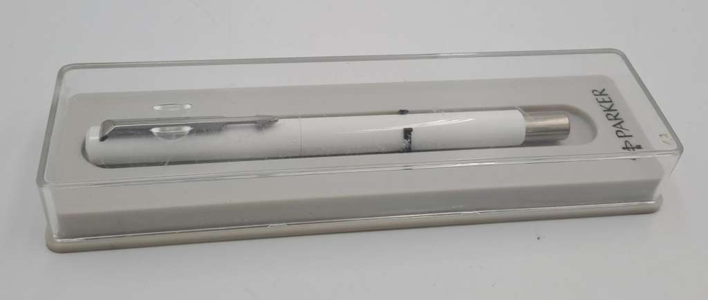 Pre-Owned White Parker Rollerball Pen - Need New Refill-in case