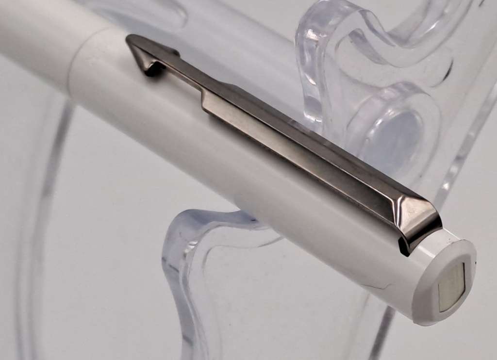 Pre-Owned White Parker Rollerball Pen - Need New Refill-in case