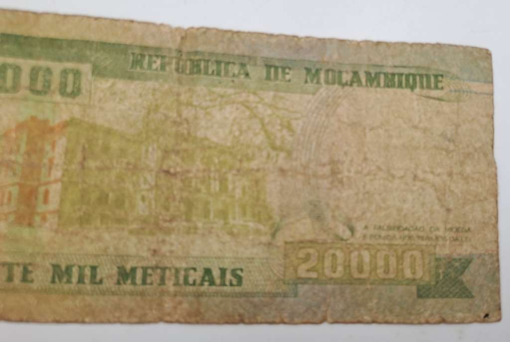 1999  Mozambique 20 000 Meticais Banknote-see condition