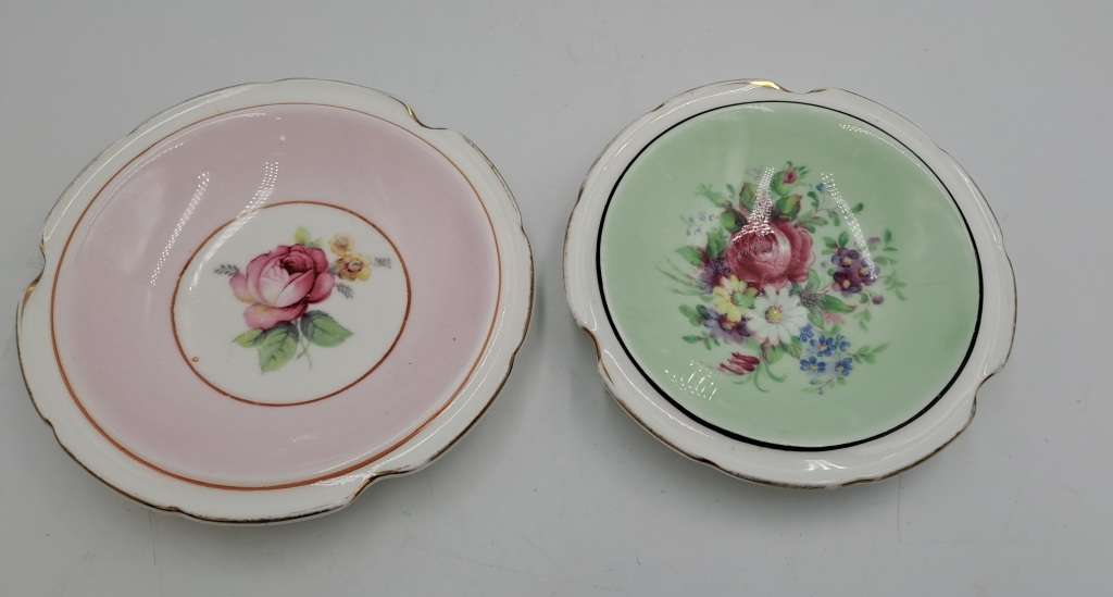 2 Vintage Paragon Fine Bone China Ashtrays - By Appointment H.M Queen and  H.M Queen Mary