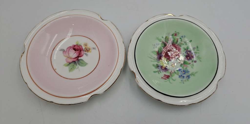 2 Vintage Paragon Fine Bone China Ashtrays - By Appointment H.M Queen and  H.M Queen Mary