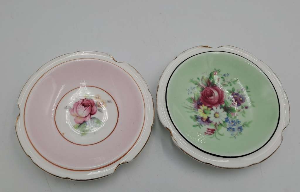 2 Vintage Paragon Fine Bone China Ashtrays - By Appointment H.M Queen and  H.M Queen Mary