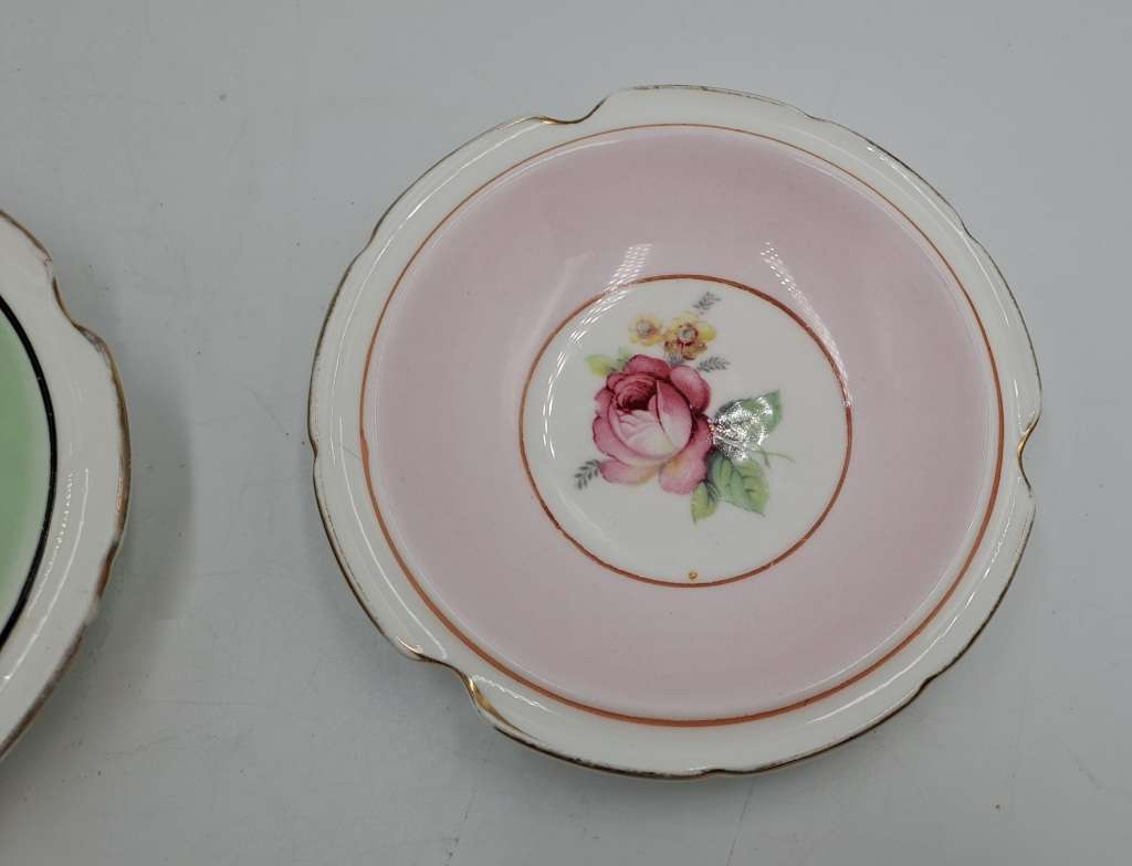 2 Vintage Paragon Fine Bone China Ashtrays - By Appointment H.M Queen and  H.M Queen Mary