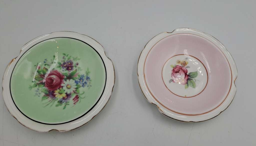 2 Vintage Paragon Fine Bone China Ashtrays - By Appointment H.M Queen and  H.M Queen Mary