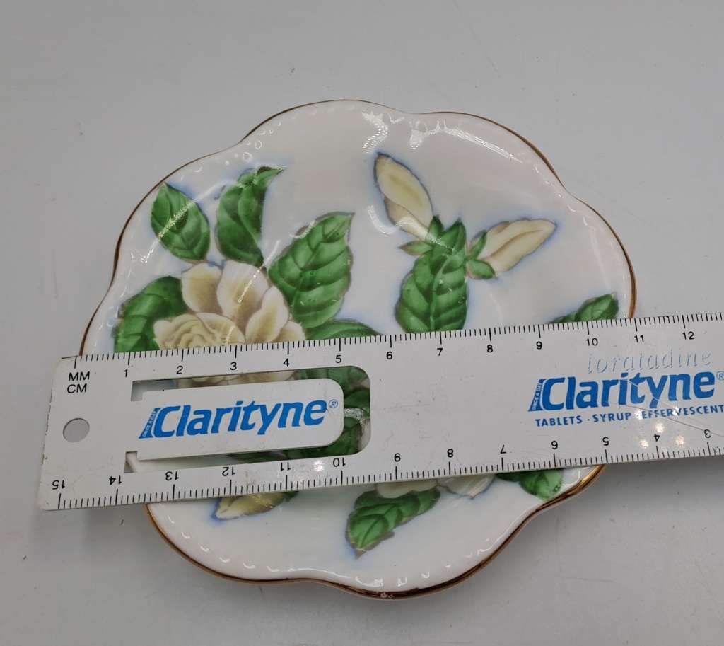 Small Vintage Tuscan Fine English Bone China Bon Bon /  Sweet Dish