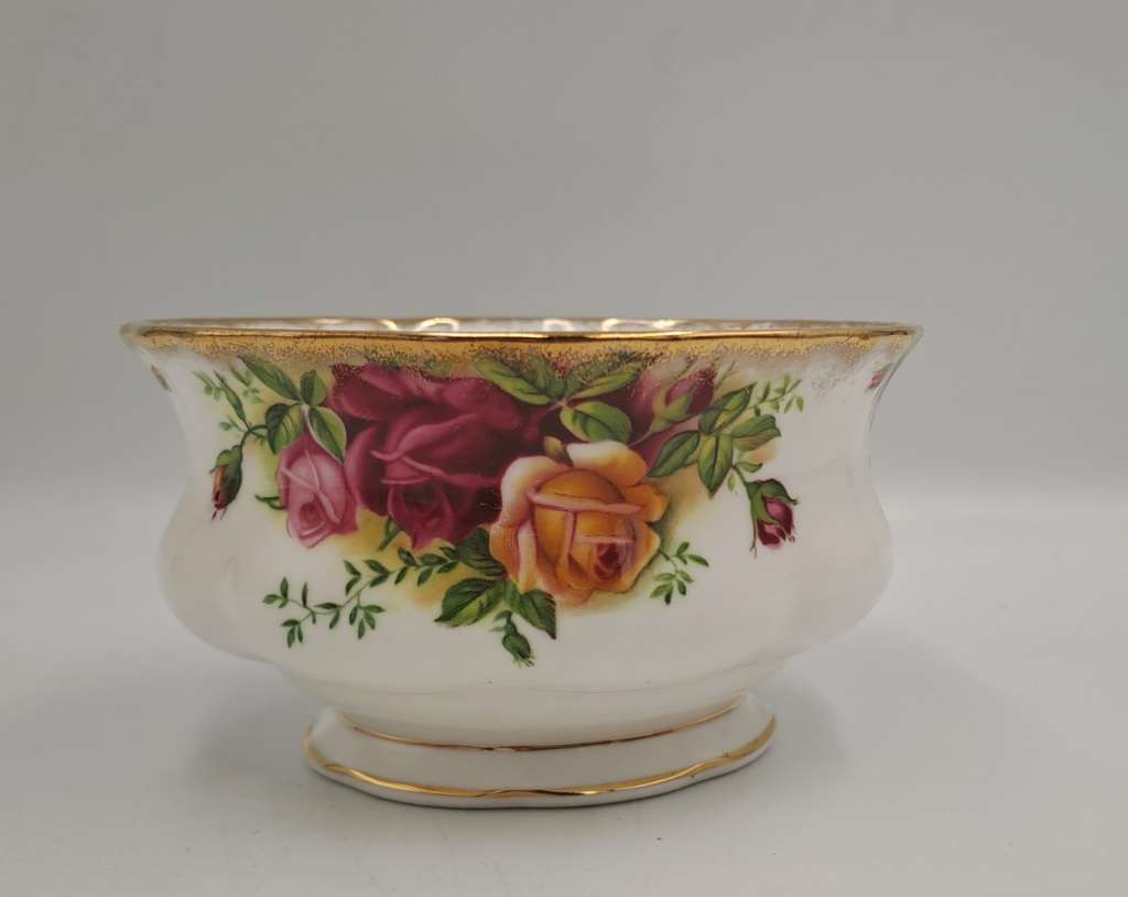 Vintage 1962 Royal Albert  "OLD COUNTRY ROSES" Tea Sugar Bowl