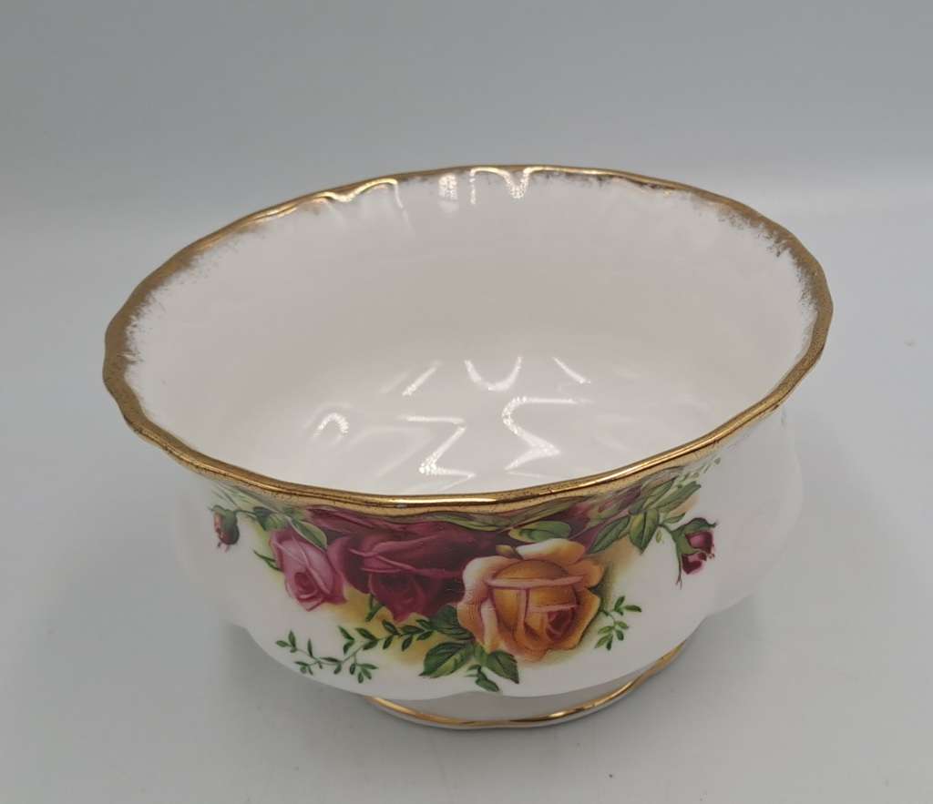 Vintage 1962 Royal Albert  "OLD COUNTRY ROSES" Tea Sugar Bowl