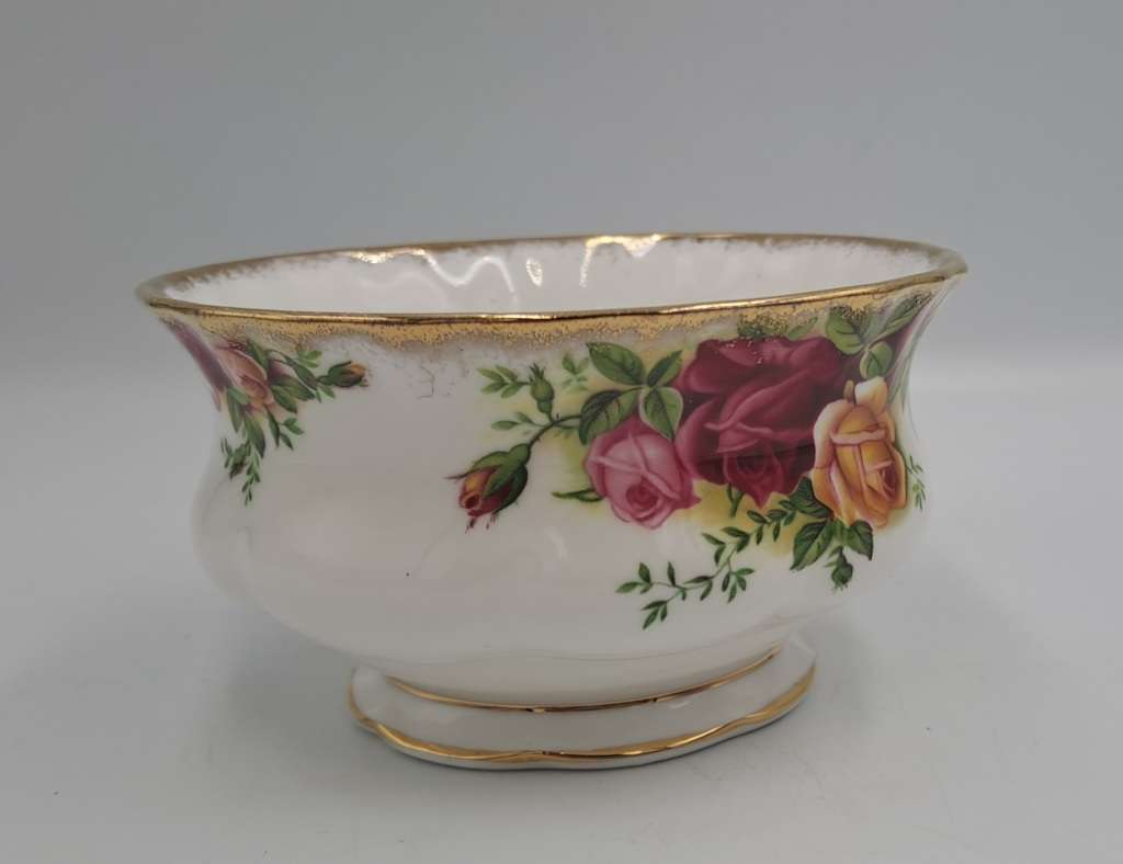 Vintage 1962 Royal Albert  "OLD COUNTRY ROSES" Tea Sugar Bowl