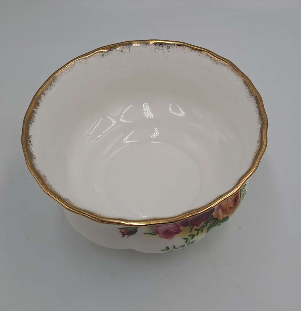 Vintage 1962 Royal Albert  "OLD COUNTRY ROSES" Tea Sugar Bowl