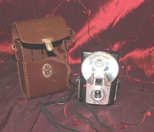 A Vintage 1957-65 Kodak Brownie Starflash Camera(see more)