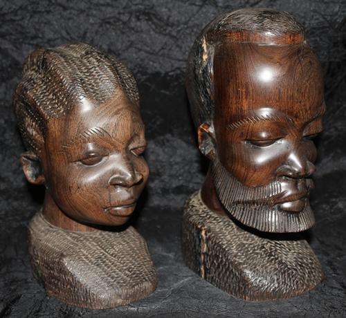 2 x Lovely wood Sculptures of african Man and Woman 2930g- 205mm - see all Photo's for Condition