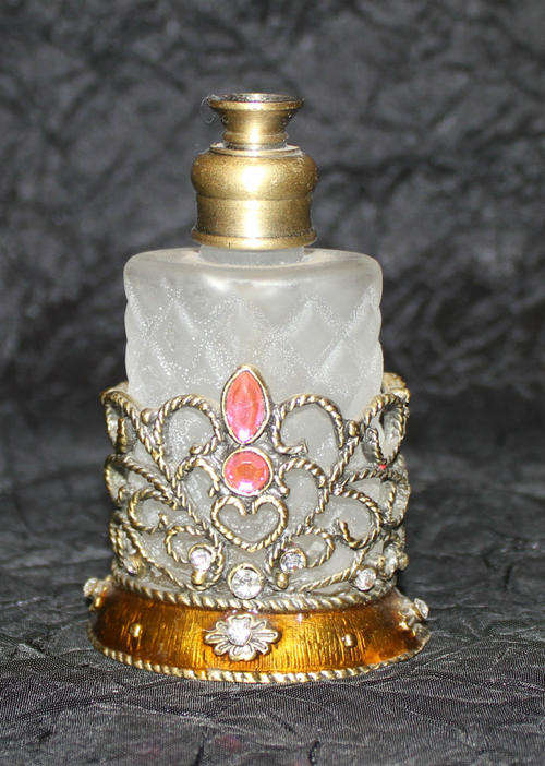 a Vintage perfume Bottol  - 83 mm - see all photo's