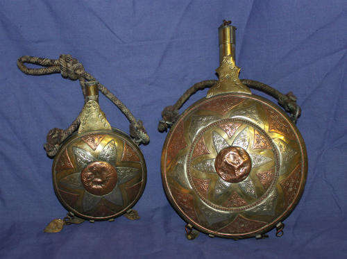 2 Vintage Brass and Copper Flasks 570g - 260x165mm and 175x115mm - small one lid broken -see more