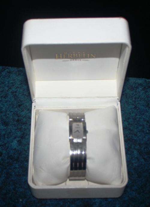 A Ladies Michel Herbelin watch no 17047.AB  Made in Paris in origanal box - working