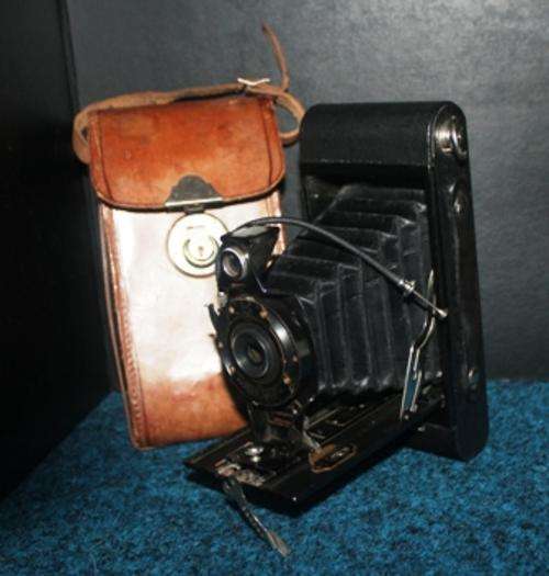 Rare Antique 1910 Folding Autographic Pocket BROWNIE kodac Bellows Camera in leather Case