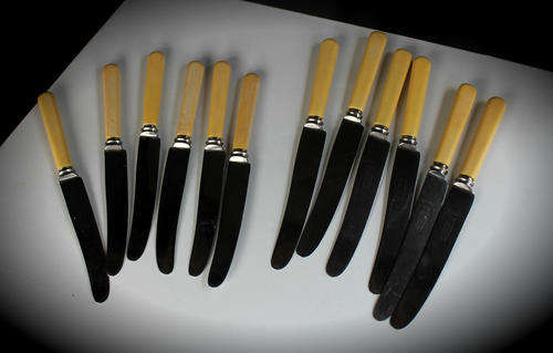 12 x Antique/Vintage Watts and Rumball ltd. Warranted Sheffield steel Bone Handle knifes-England