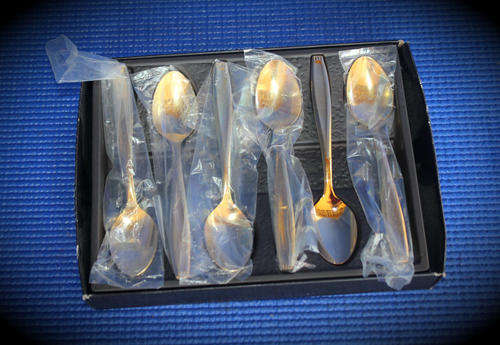 Crazy R1 Start !!!!   Set of 6 -  23 Karat high quality Gold Plated Spoons- unused