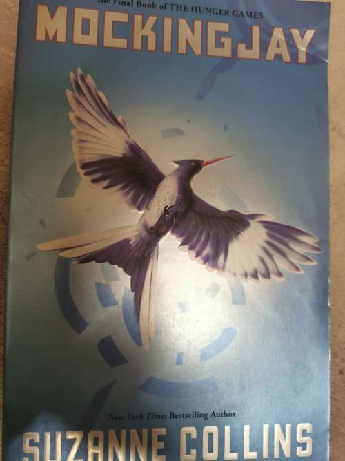 THE HUNGER GAMES - Suzanne Collins