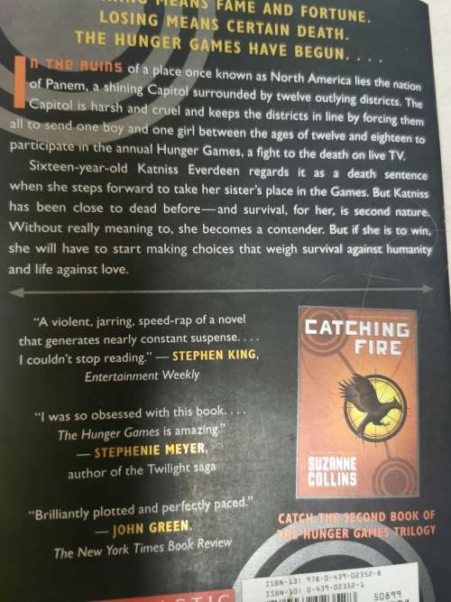 THE HUNGER GAMES - Suzanne Collins