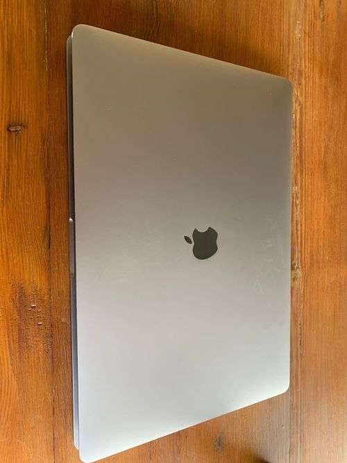 MacBook Pro 15-inch, 2016, TouchBar, 16GB RAM, i7, 250GB SSD, Mac