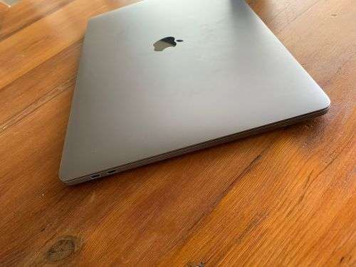 MacBook Pro 15-inch, 2016, TouchBar, 16GB RAM, i7, 250GB SSD, Mac