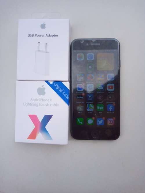 IPHONE 7 32GB IN GOOD CONDITION