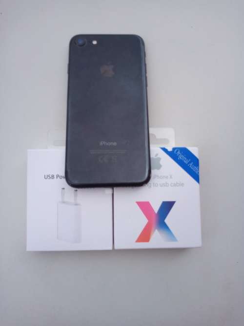 IPHONE 7 32GB IN GOOD CONDITION