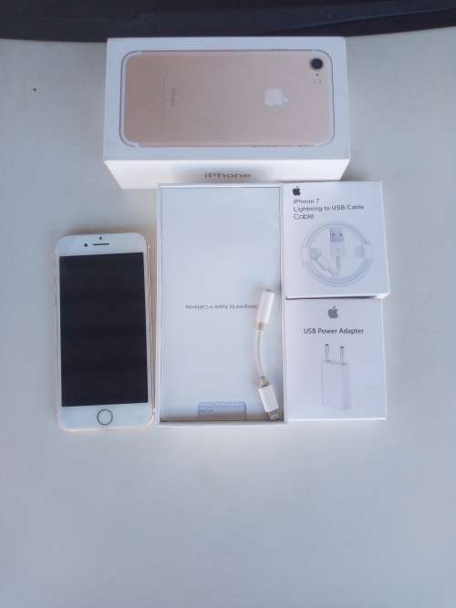 IPHONE 7 32GB IN GOOD CONDITION