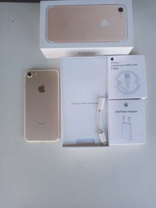 IPHONE 7 32GB IN GOOD CONDITION