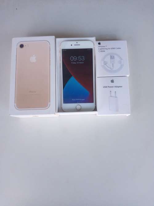 IPHONE 7 32GB IN GOOD CONDITION
