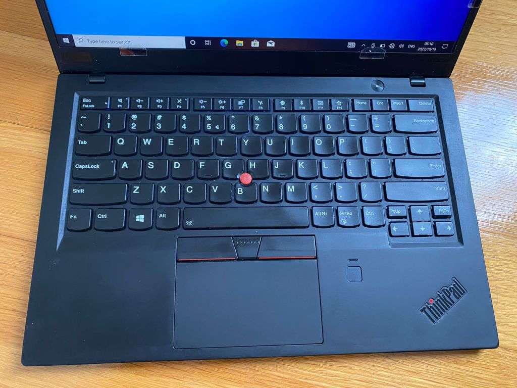 LENOVO X1 CARBON i7 8TH GENERATION