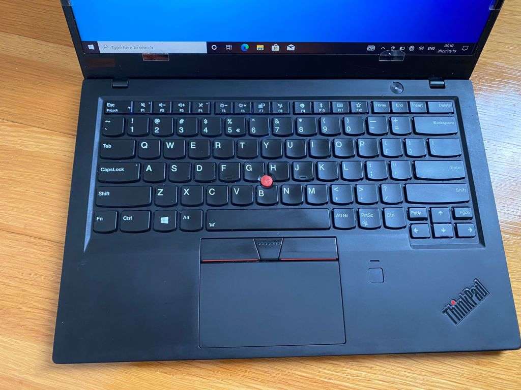 LENOVO X1 CARBON i7 8TH GENERATION