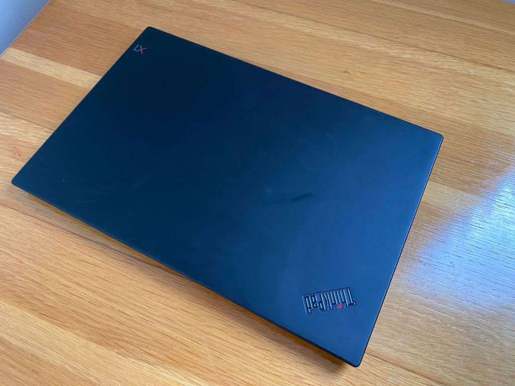 LENOVO X1 CARBON i7 8TH GENERATION