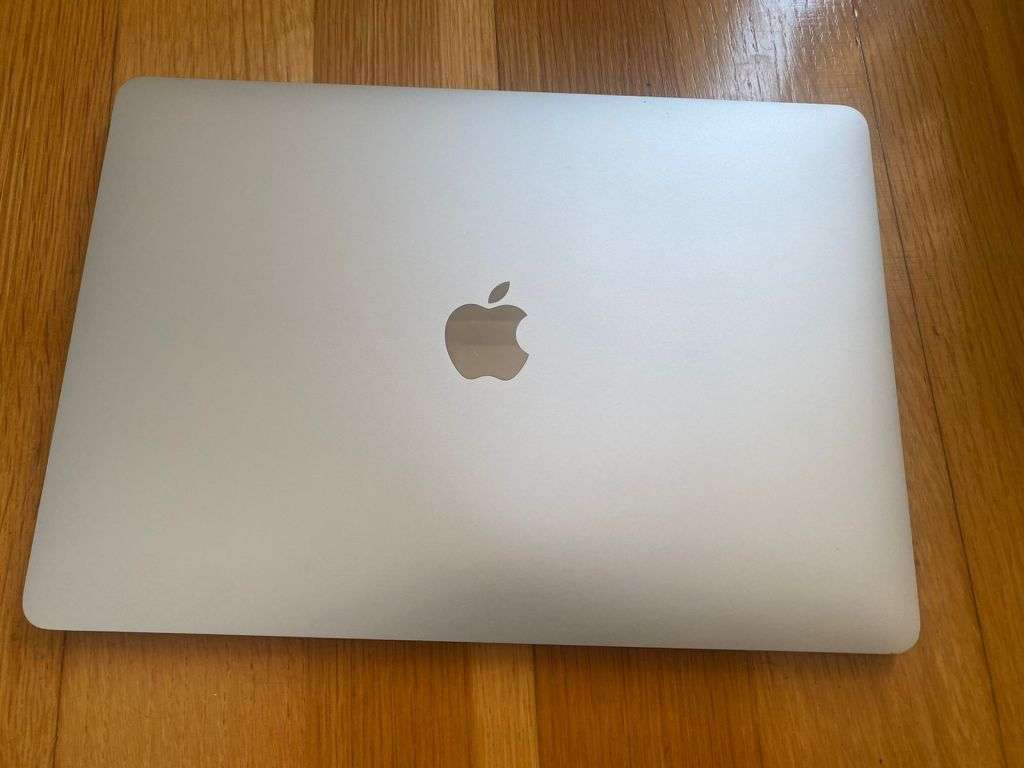 2017 MACBOOK PRO TOUCHBAR 13 INCH CORE I5